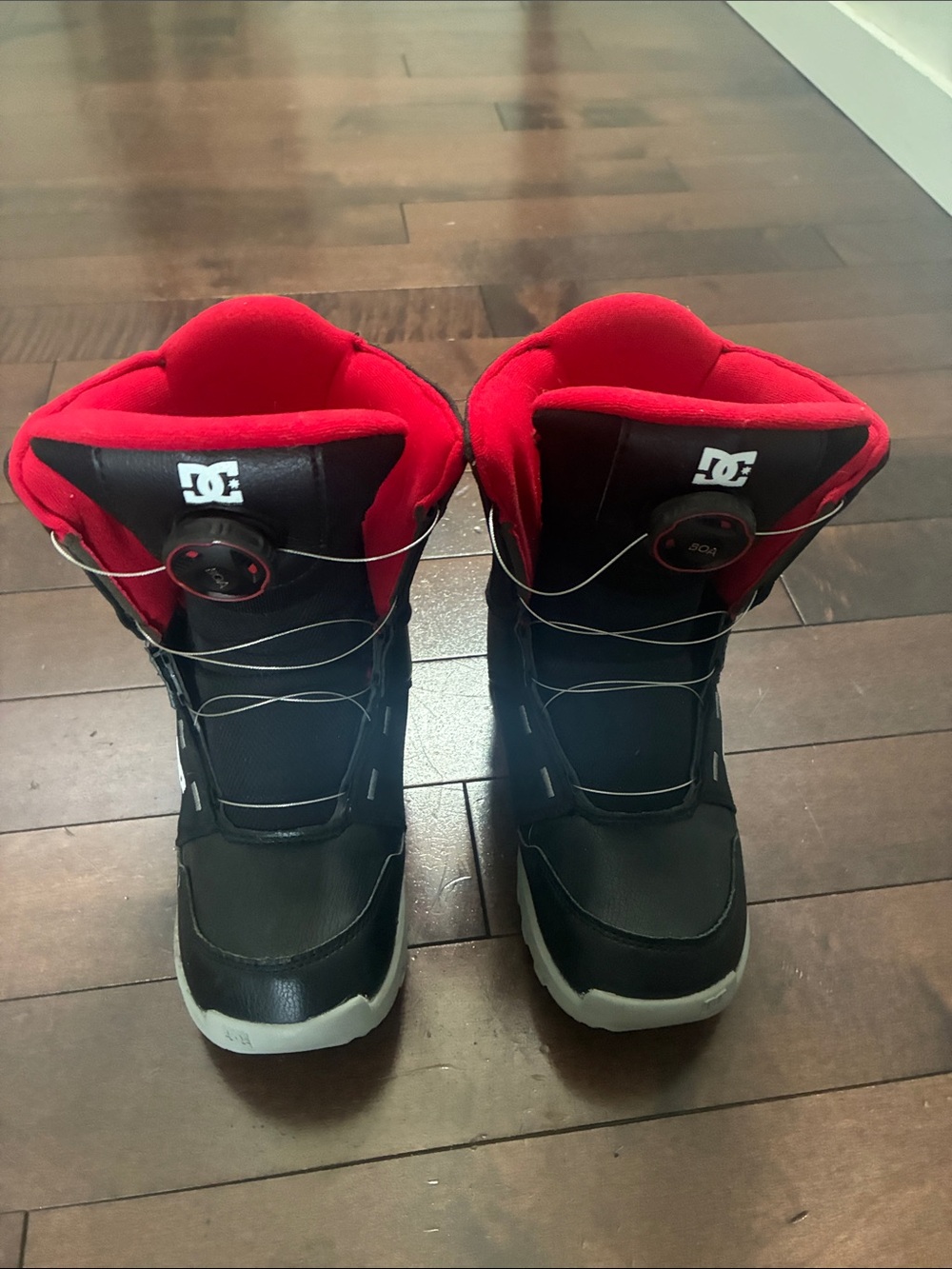 DC Black Snowboard Boots with Red Lining (5 youth)